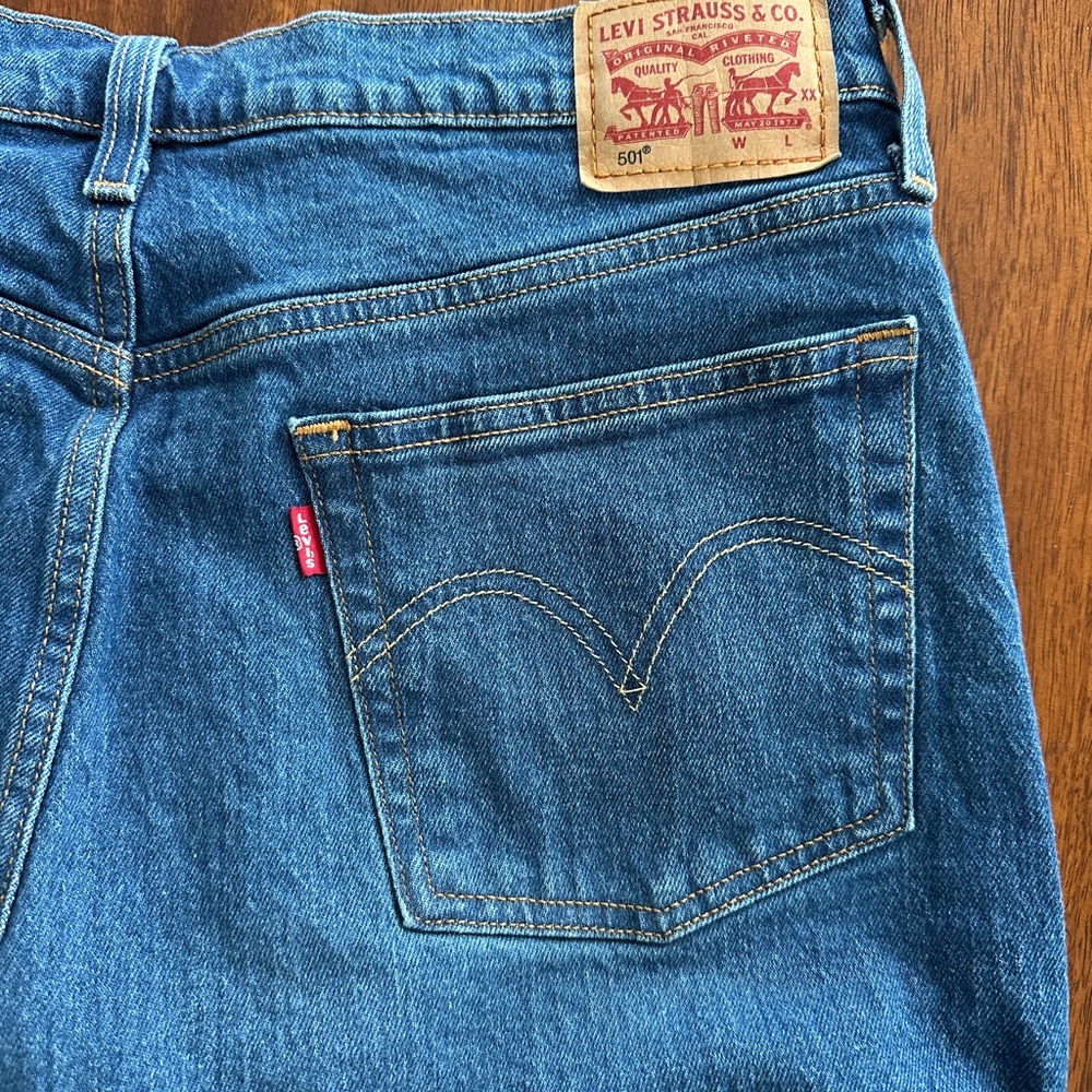 Levi's women’s 501 jeans 33x32